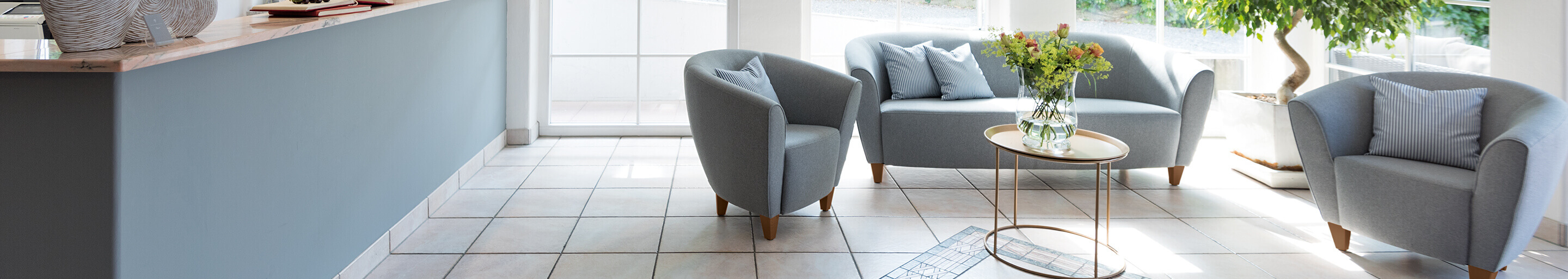 Relaxing Sofas and Couches for your restaurant or hotel