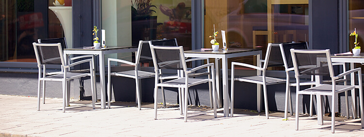 Chaises tissées pour votre restaurant ou hôtel