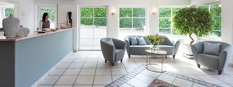 Relaxing Sofas and Couches for your restaurant or hotel