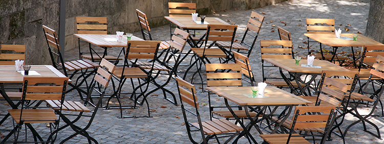 Outdoor Folding tables for your restaurant or hotel